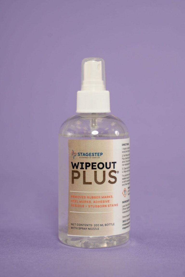 wipeout plus 8 oz bottle front view